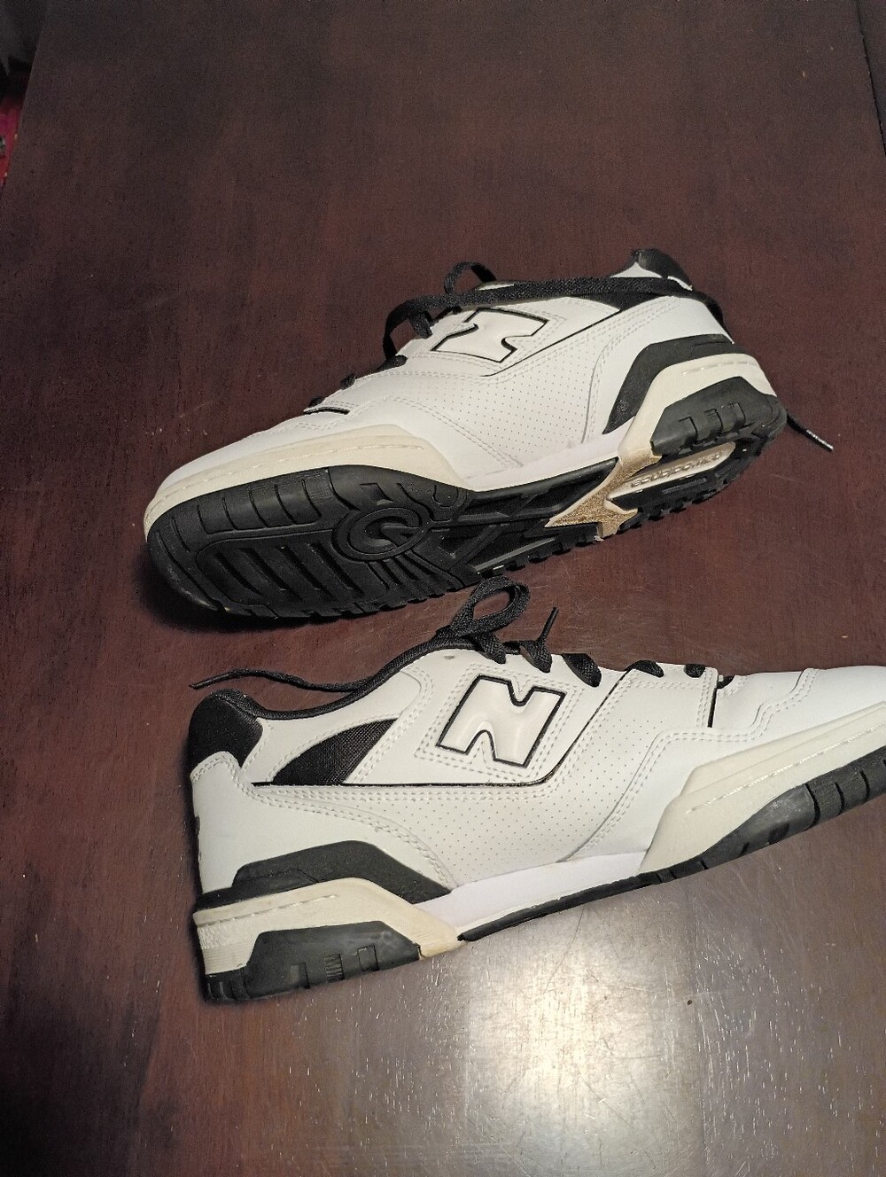 New Balance Men’s White and Black Low-Top Sneakers